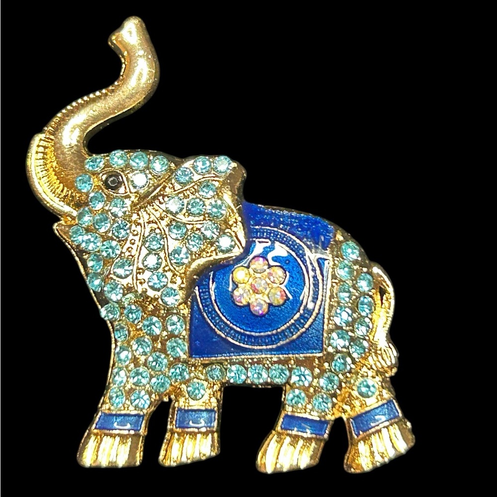 Charming Gold Elephant Brooch